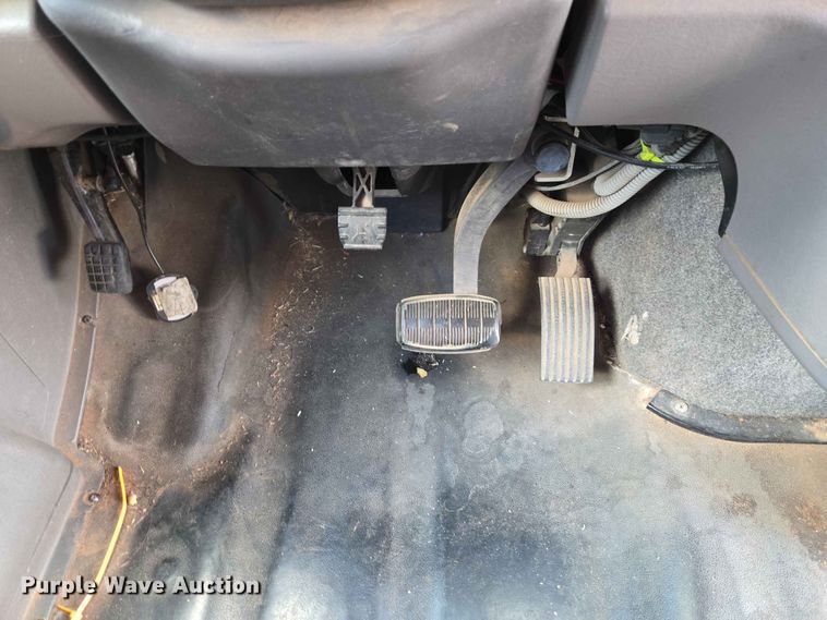image for item EW0454 2009 Freightliner B2 school bus