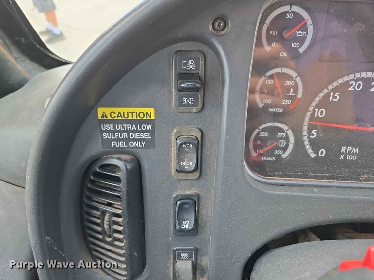 image for item EW0454 2009 Freightliner B2 school bus