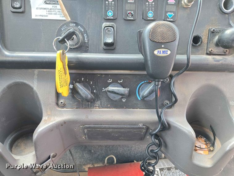 image for item EW0454 2009 Freightliner B2 school bus