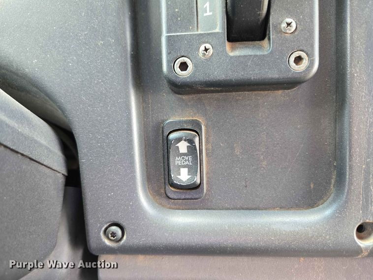 image for item EW0454 2009 Freightliner B2 school bus