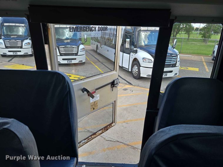 image for item EW0454 2009 Freightliner B2 school bus