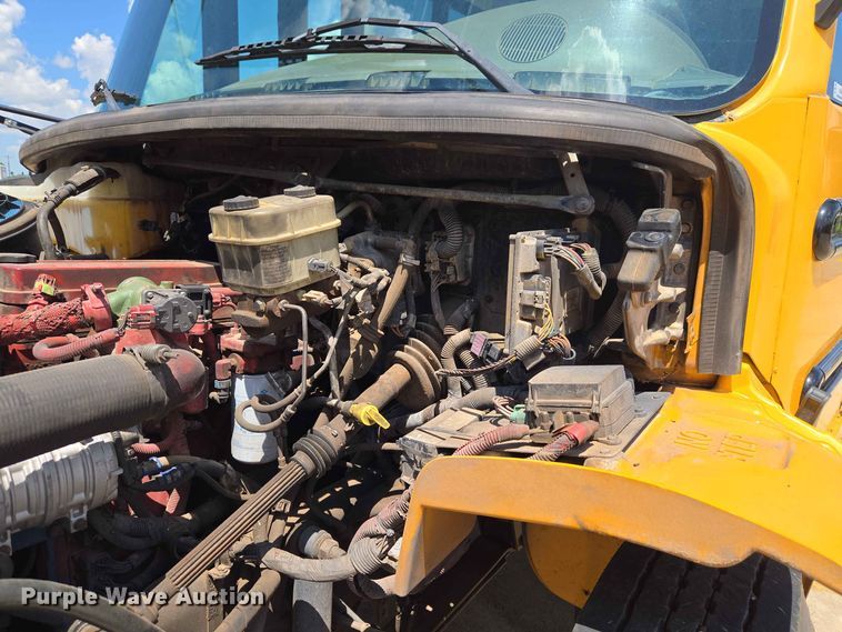 image for item EW0454 2009 Freightliner B2 school bus