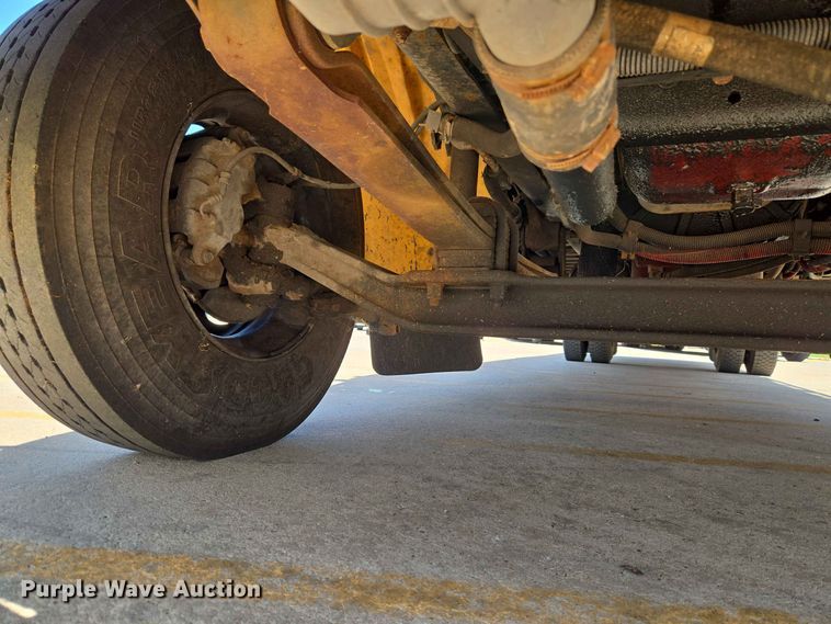 image for item EW0454 2009 Freightliner B2 school bus