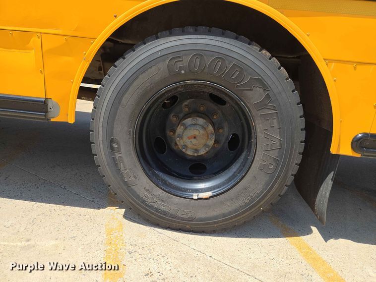 image for item EW0454 2009 Freightliner B2 school bus