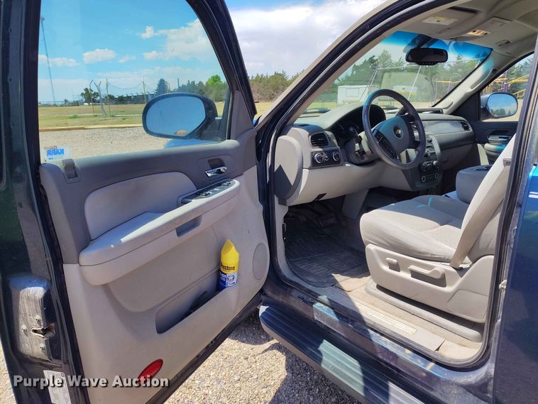 image for item EW1042 2007 Chevrolet Suburban 1500 SUV
