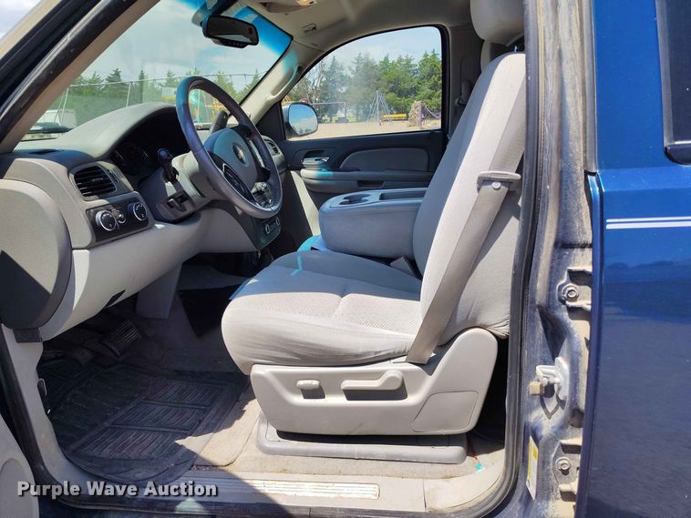 image for item EW1042 2007 Chevrolet Suburban 1500 SUV