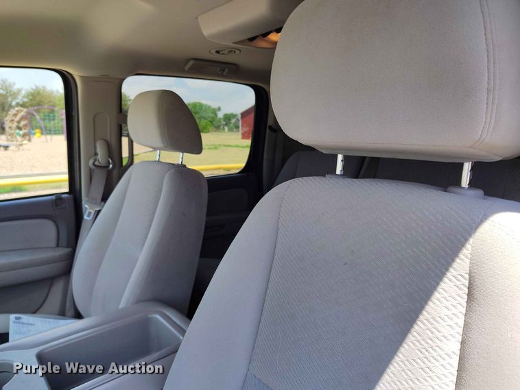 image for item EW1042 2007 Chevrolet Suburban 1500 SUV