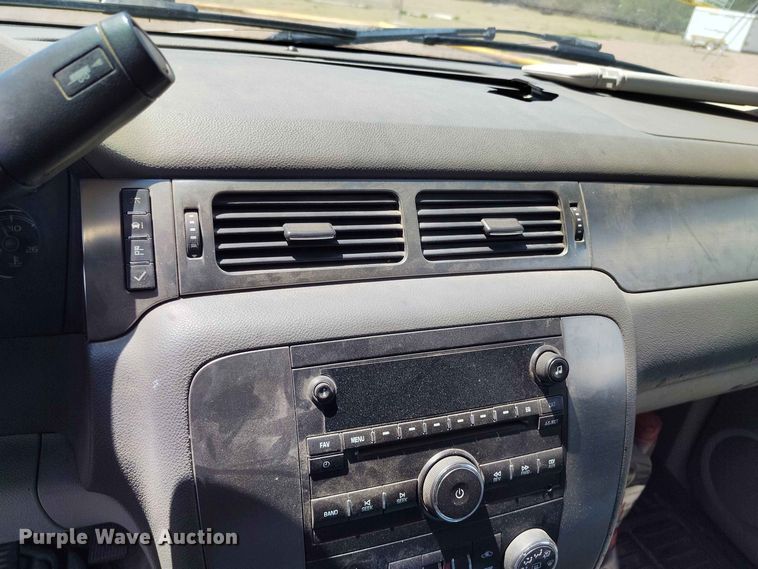 image for item EW1042 2007 Chevrolet Suburban 1500 SUV