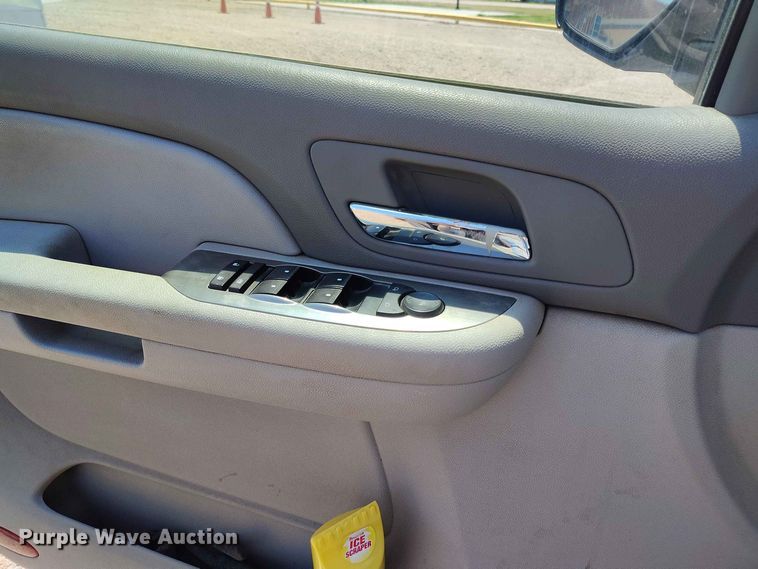 image for item EW1042 2007 Chevrolet Suburban 1500 SUV
