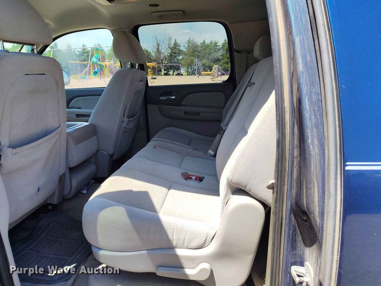 image for item EW1042 2007 Chevrolet Suburban 1500 SUV