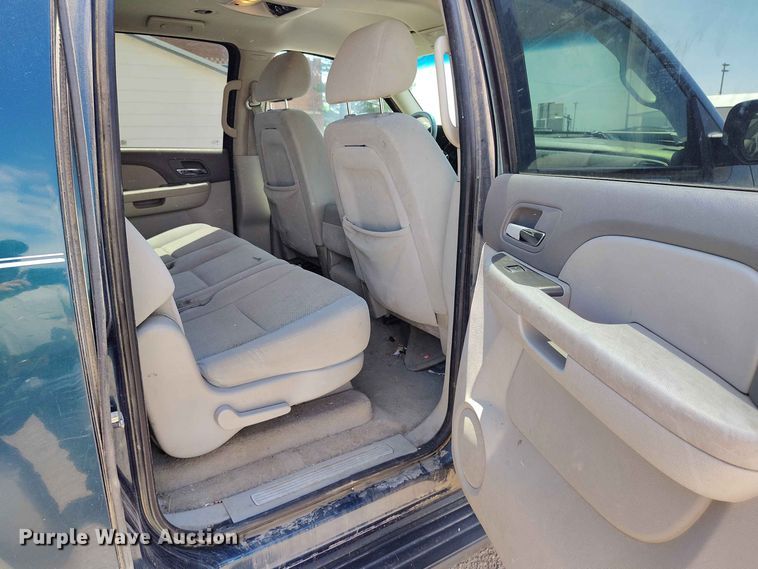 image for item EW1042 2007 Chevrolet Suburban 1500 SUV