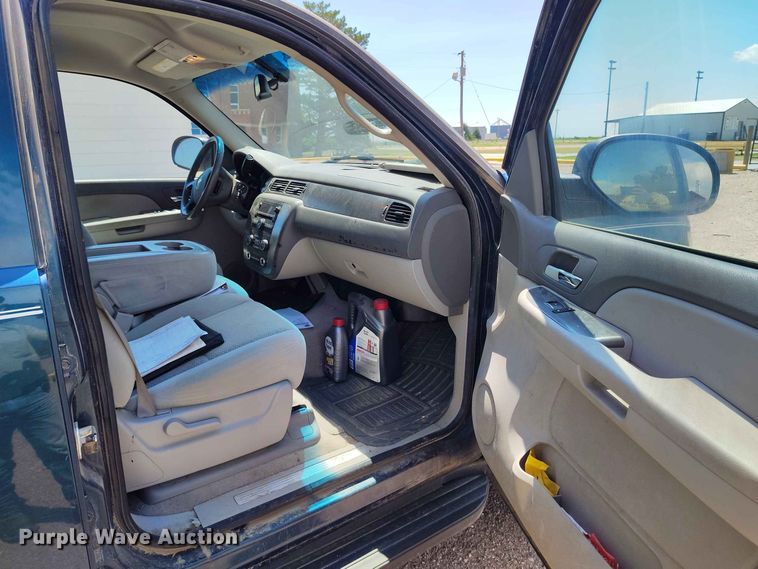 image for item EW1042 2007 Chevrolet Suburban 1500 SUV