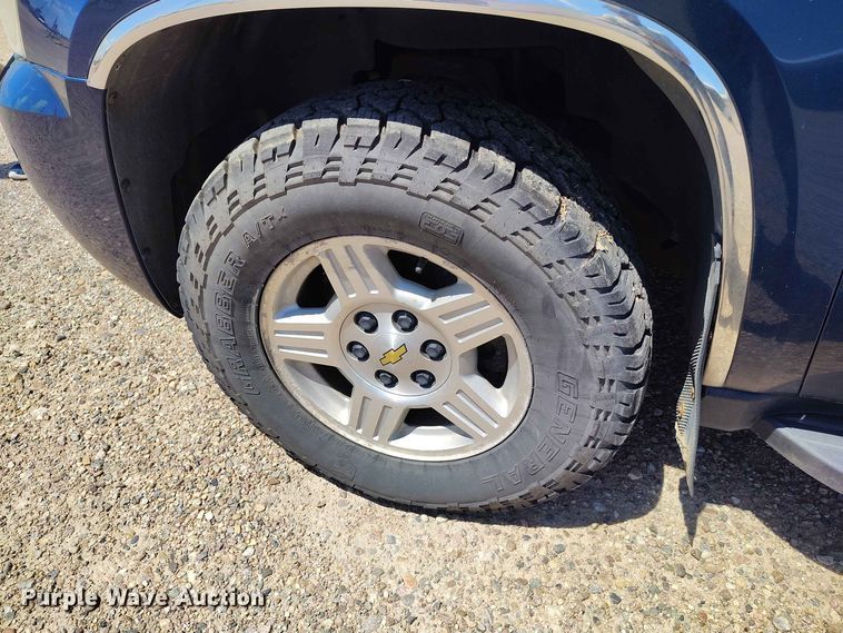 image for item EW1042 2007 Chevrolet Suburban 1500 SUV