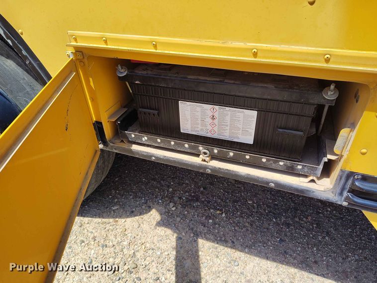 image for item EW1043 2001 Blue Bird All American school bus