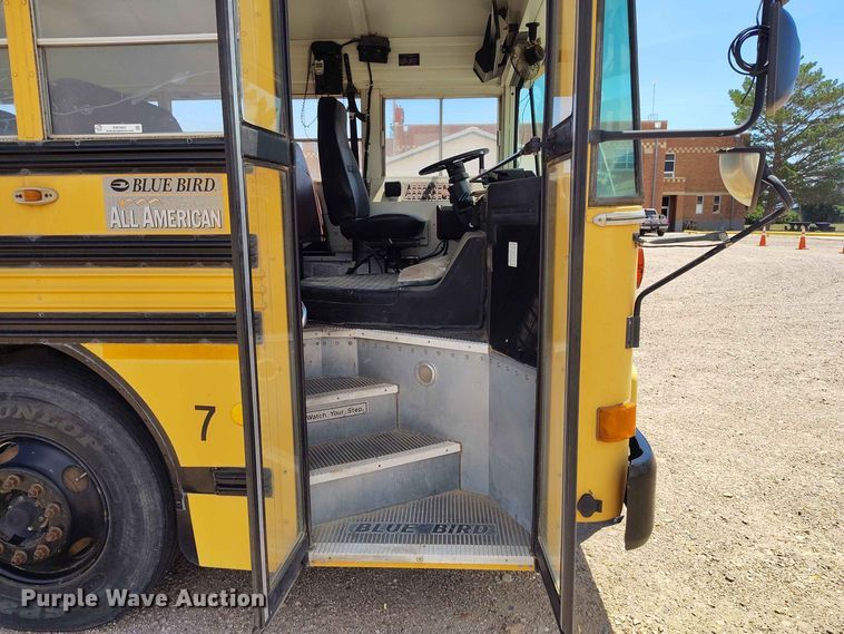 image for item EW1043 2001 Blue Bird All American school bus