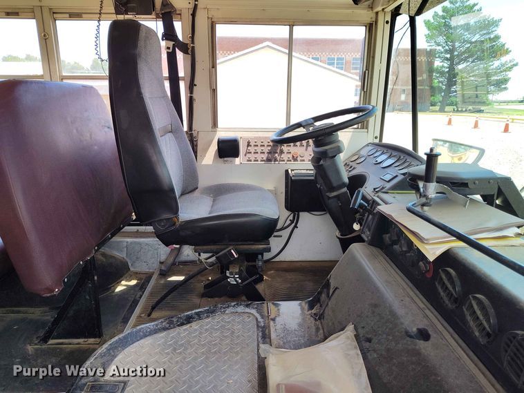 image for item EW1043 2001 Blue Bird All American school bus