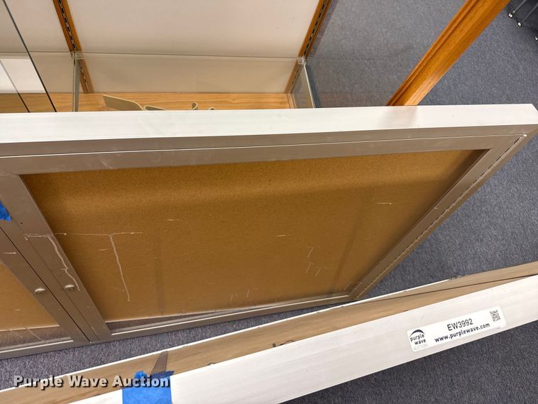 image for item EW3992 Display cases