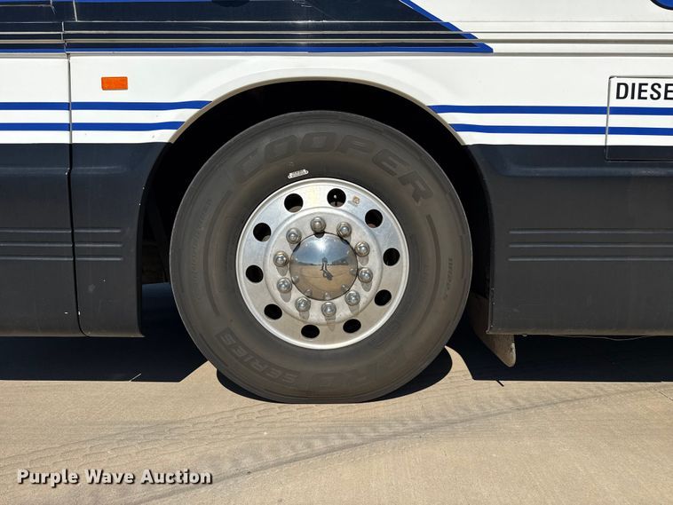 image for item EW4003 2002 Blue Bird coach bus