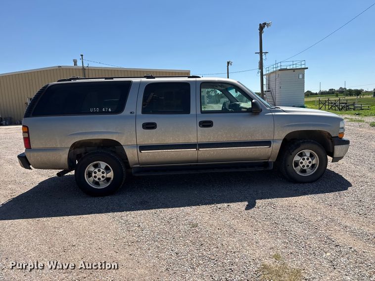 image for item EW4006 2001 Chevrolet Suburban SUV