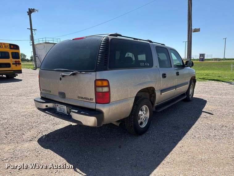 image for item EW4006 2001 Chevrolet Suburban SUV