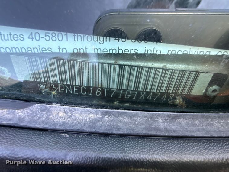 image for item EW4006 2001 Chevrolet Suburban SUV