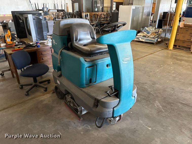image for item EW4008 Tennant T7 Floor scrubber