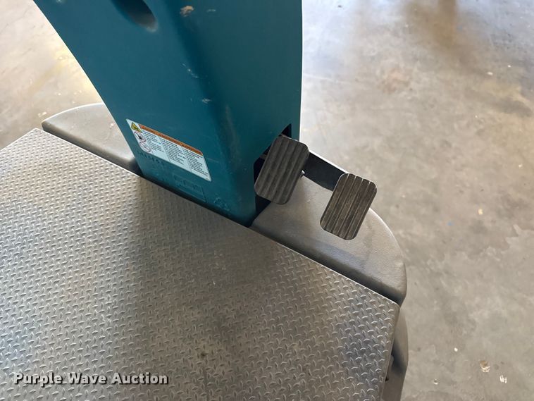 image for item EW4008 Tennant T7 Floor scrubber