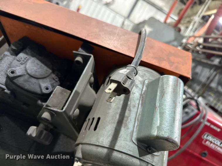 image for item EW4026 Wilton metal bandsaw