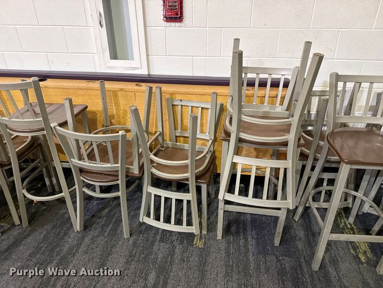 image for item EW4035 Approximately 160 chairs