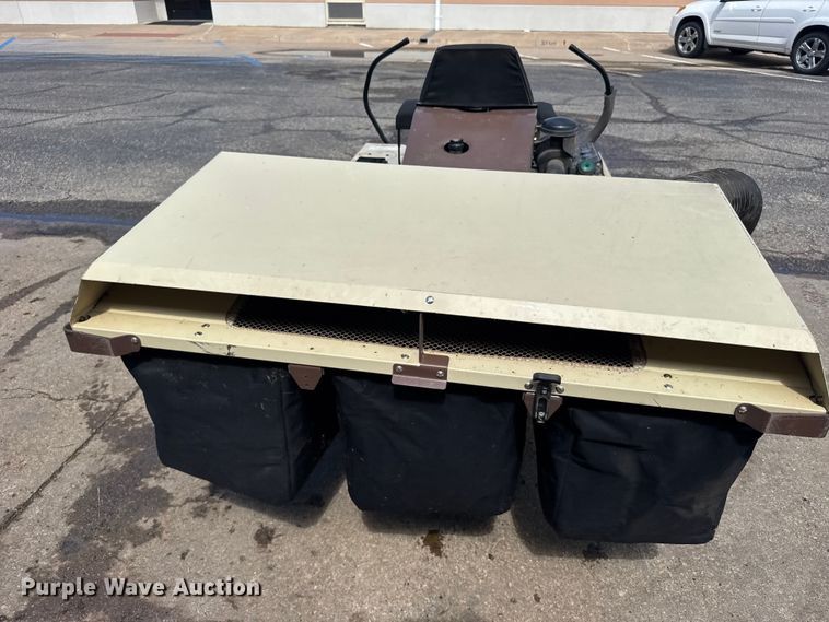 image for item EW4947 Grasshopper 321D ZTR lawn mower