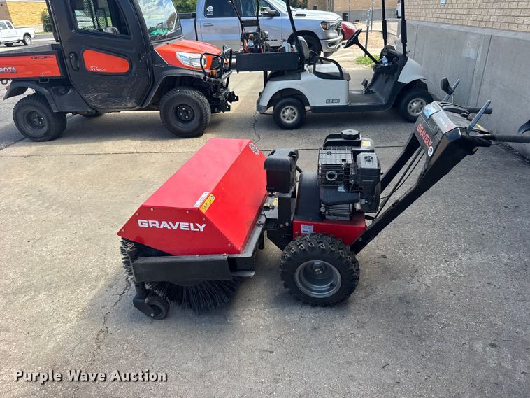 image for item EW4948 Gravely Hydro Brush 36 broom