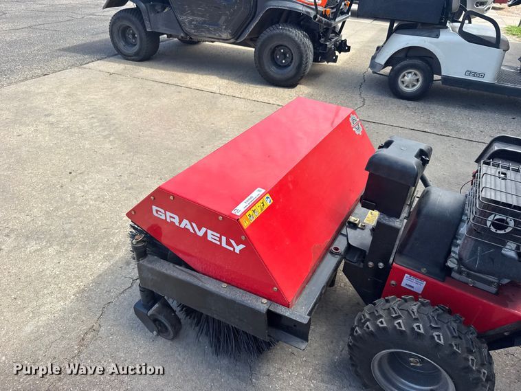 image for item EW4948 Gravely Hydro Brush 36 broom