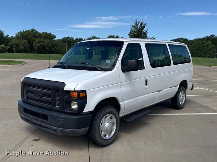 2011 Ford E350 Super Duty XL van