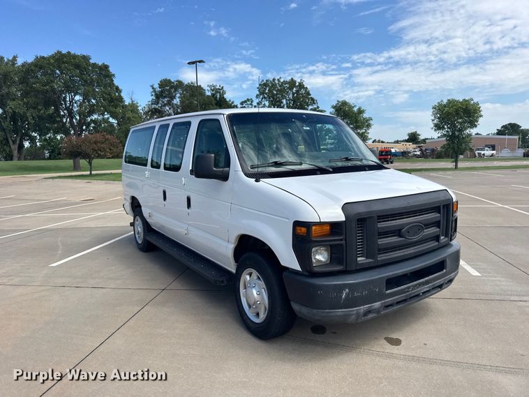 image for item EW4949 2011 Ford E350 Super Duty XL van