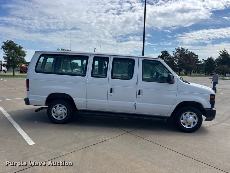 image for item EW4949 2011 Ford E350 Super Duty XL van