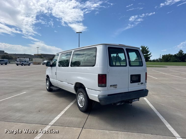 image for item EW4949 2011 Ford E350 Super Duty XL van
