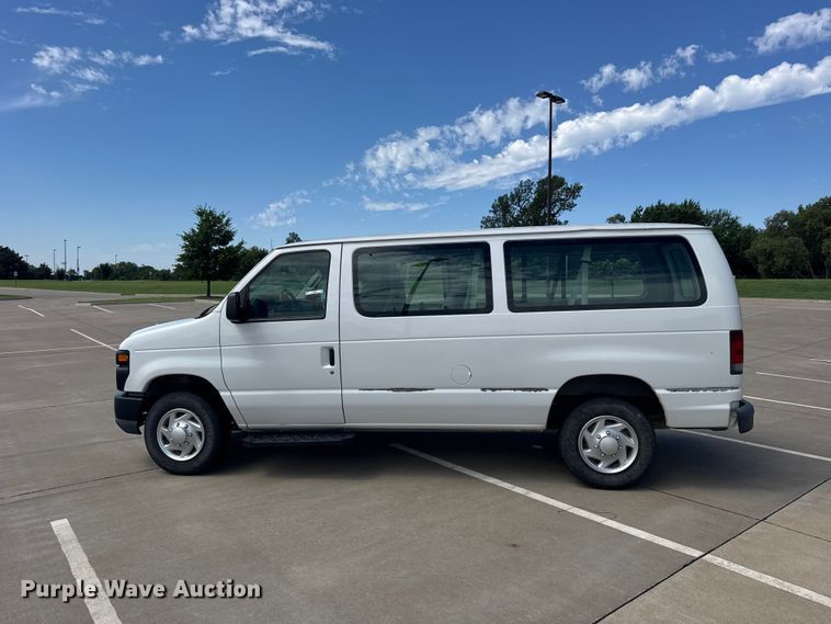 image for item EW4949 2011 Ford E350 Super Duty XL van