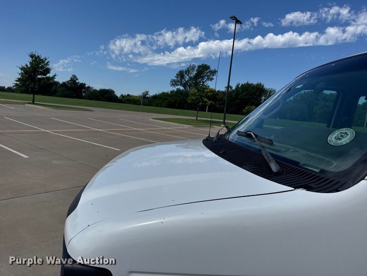 image for item EW4949 2011 Ford E350 Super Duty XL van