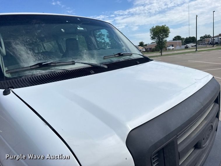 image for item EW4949 2011 Ford E350 Super Duty XL van