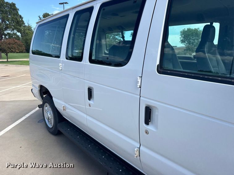 image for item EW4949 2011 Ford E350 Super Duty XL van