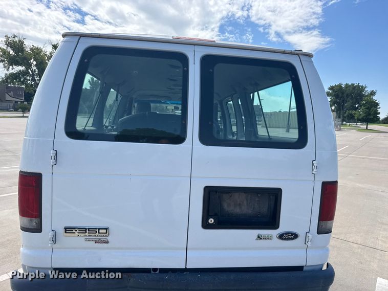 image for item EW4949 2011 Ford E350 Super Duty XL van