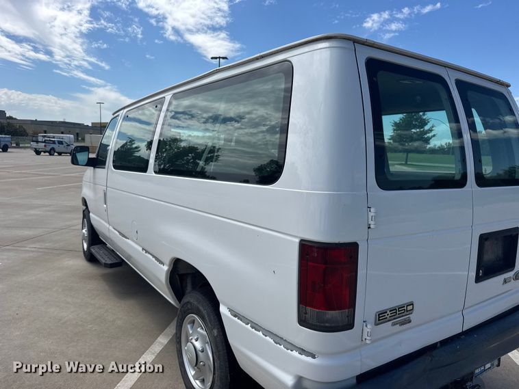 image for item EW4949 2011 Ford E350 Super Duty XL van