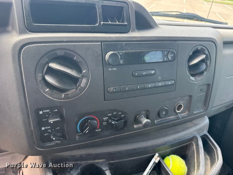 image for item EW4949 2011 Ford E350 Super Duty XL van