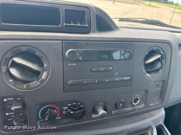 image for item EW4949 2011 Ford E350 Super Duty XL van