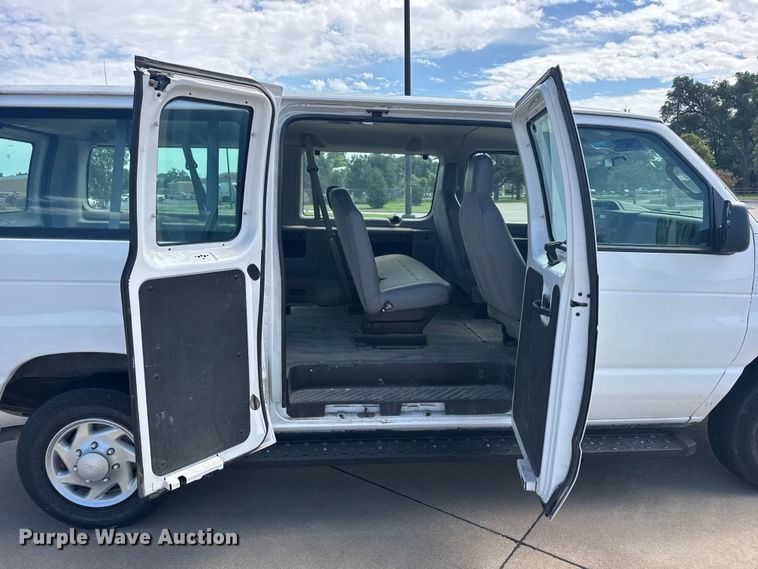 image for item EW4949 2011 Ford E350 Super Duty XL van