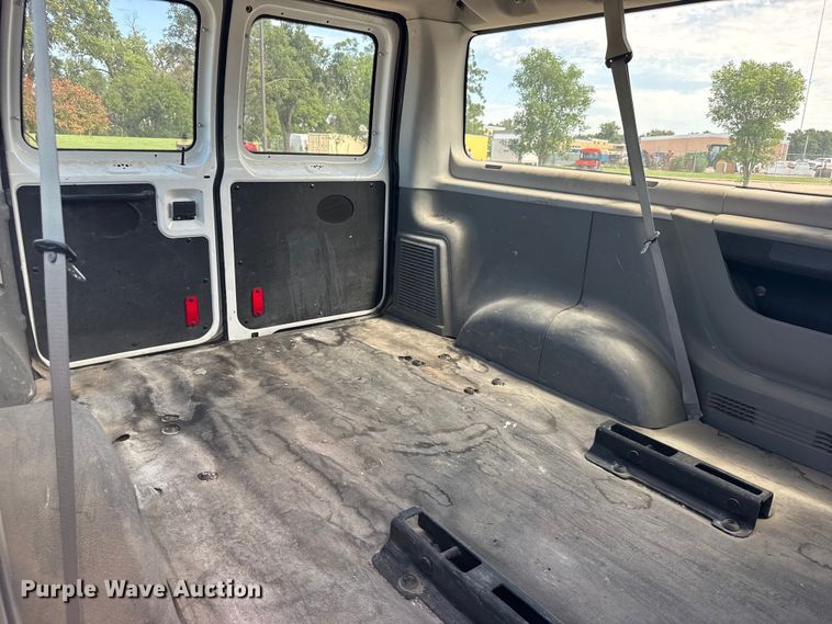 image for item EW4949 2011 Ford E350 Super Duty XL van