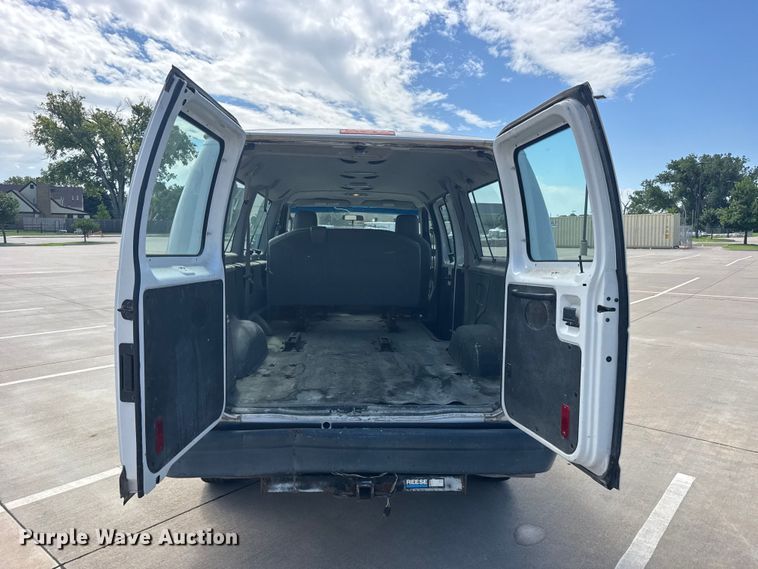 image for item EW4949 2011 Ford E350 Super Duty XL van