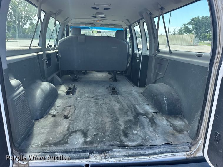 image for item EW4949 2011 Ford E350 Super Duty XL van
