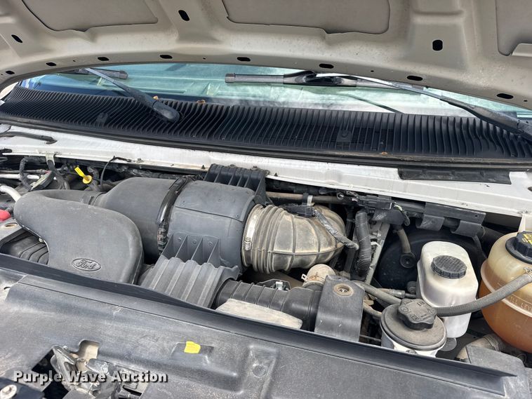 image for item EW4949 2011 Ford E350 Super Duty XL van