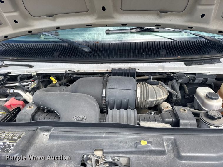 image for item EW4949 2011 Ford E350 Super Duty XL van